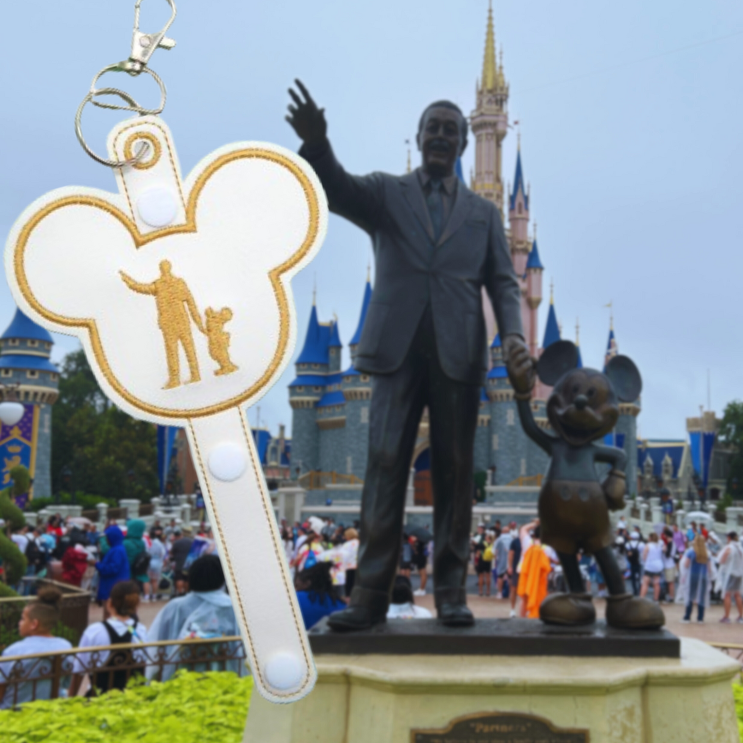 Partners Statue-Inspired Ear & Sunglasses Holder – A Tribute to Walt & Mickey